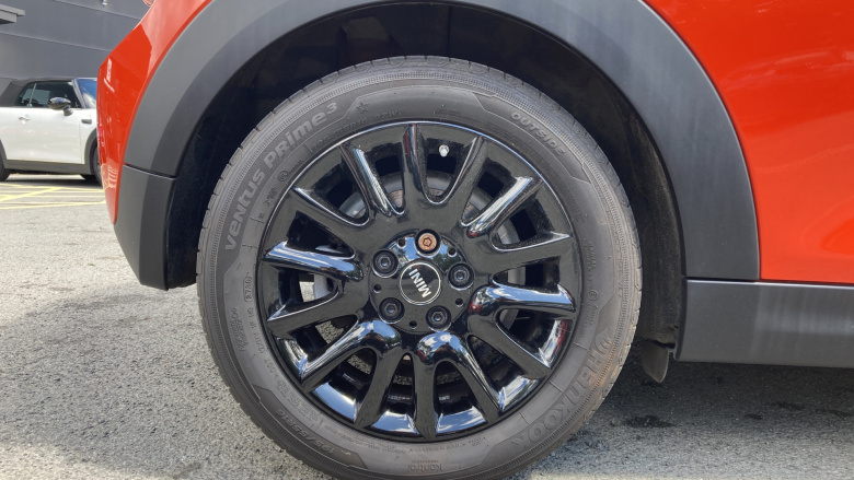 MINI Hatchback 1.5 Cooper Classic II 3dr Petrol Hatchback